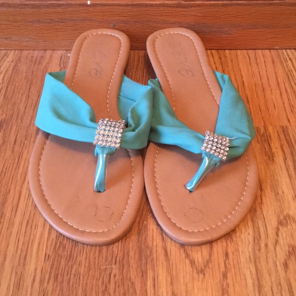 Eve Shoes - 5/$15 Cute EVE Caribbean Green 1” Wedge Sandals